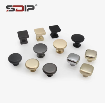 Cabinet Knobs and Handles